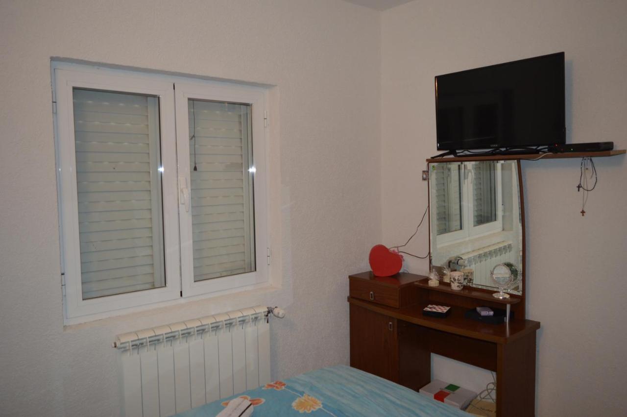 Vujas Village Pleasure Kotor Exterior photo